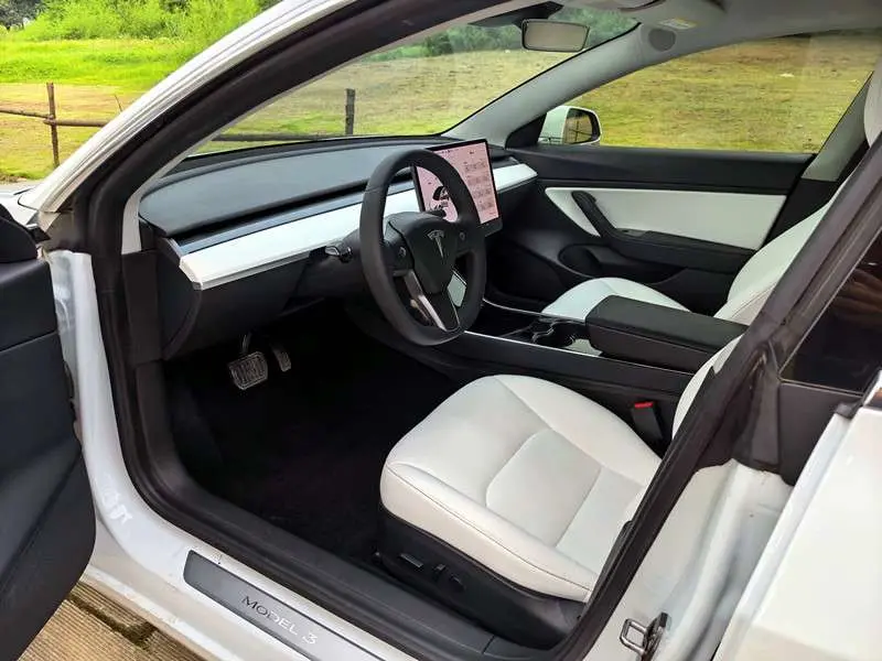 Tesla Model 3 RWD — фото 10
