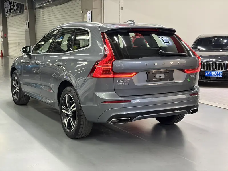 Volvo XC60 — фото 3