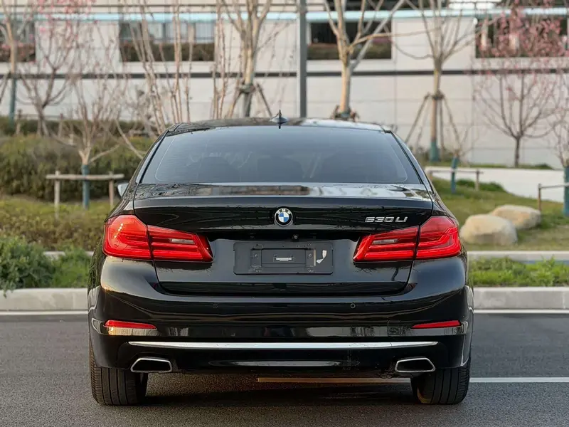 BMW 5 Series — фото 5
