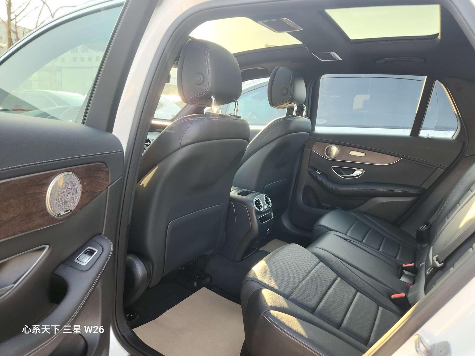 Mercedes-Benz GLC: фотография 7 из 11