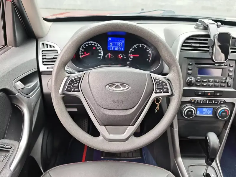 Chery Tiggo 3 — фото 15