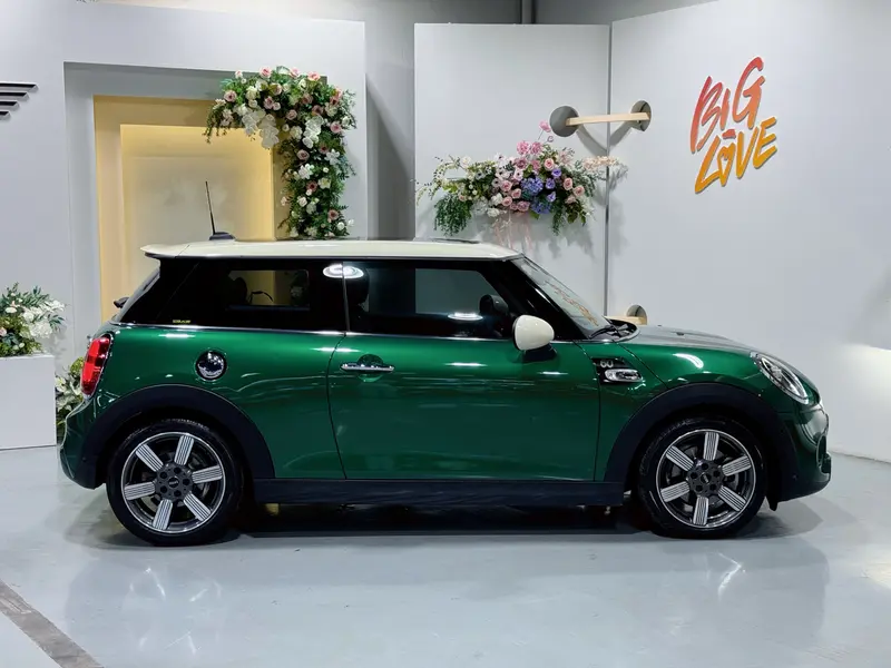 MINI 2.0 T COOPER S 60 Anniversary Edition — фото 6