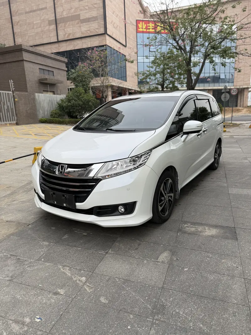 Honda Odyssey — фото 1