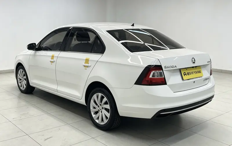 Skoda Rapid — фото 5