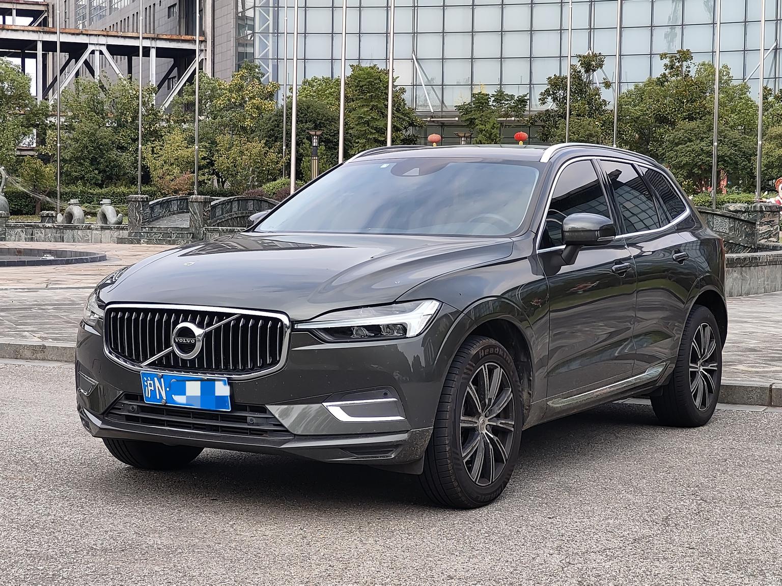 Volvo XC60: фотография 1 из 13