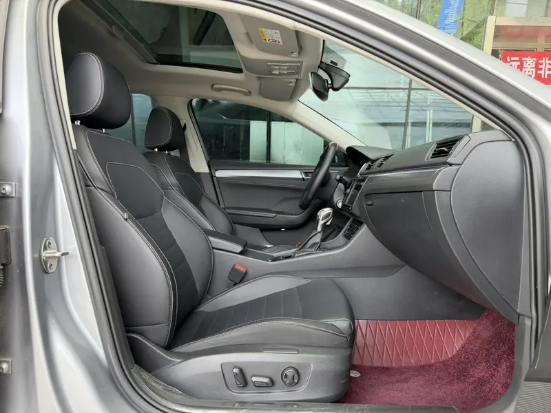 Skoda Superb — фото 14