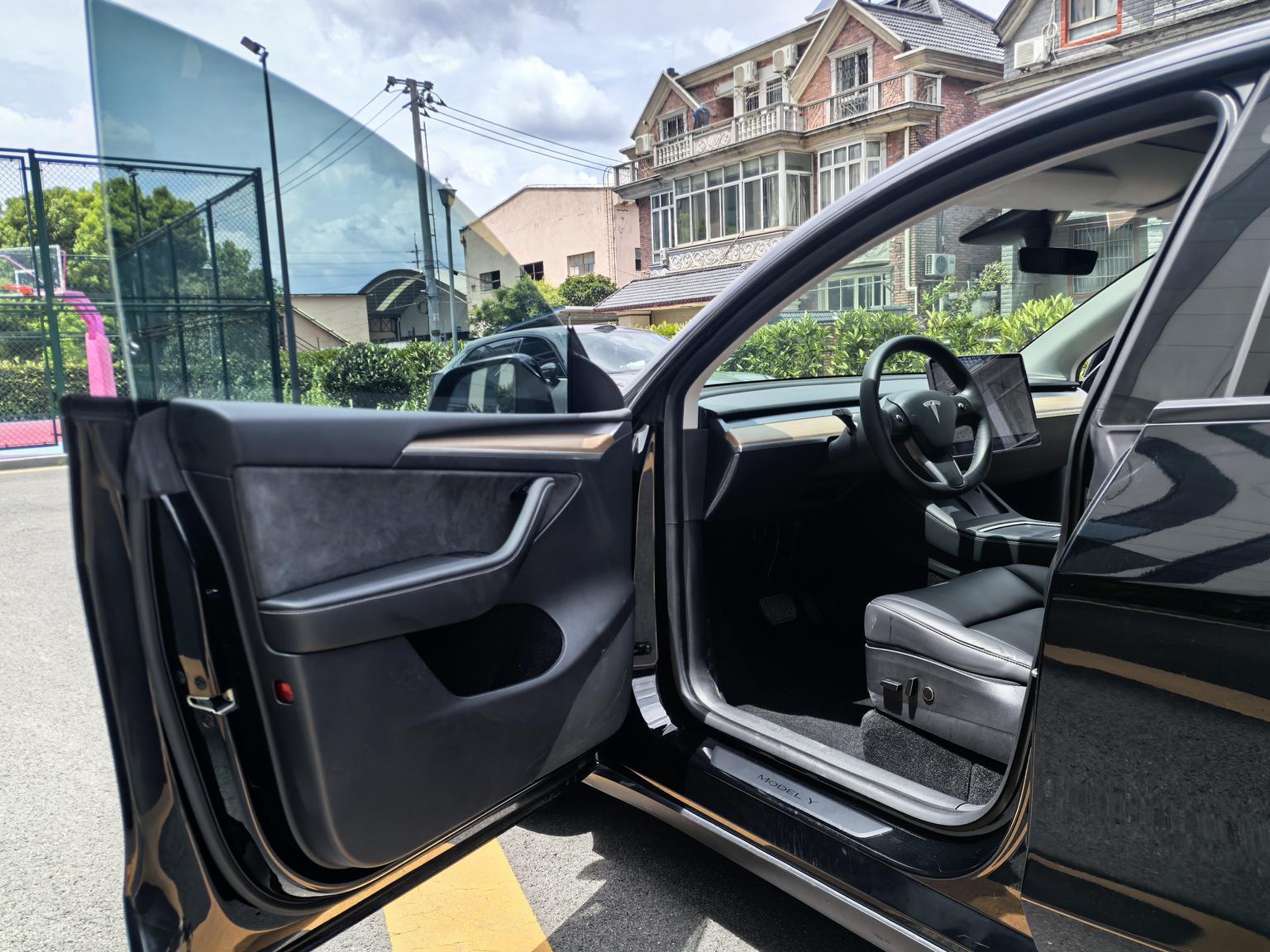 Tesla Model Y: фотография 5 из 18