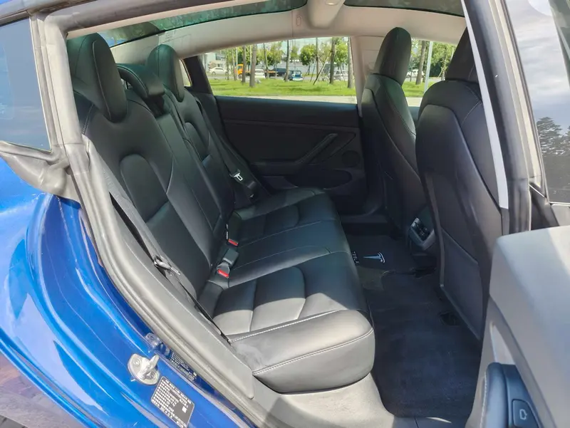 Tesla Model 3 — фото 12