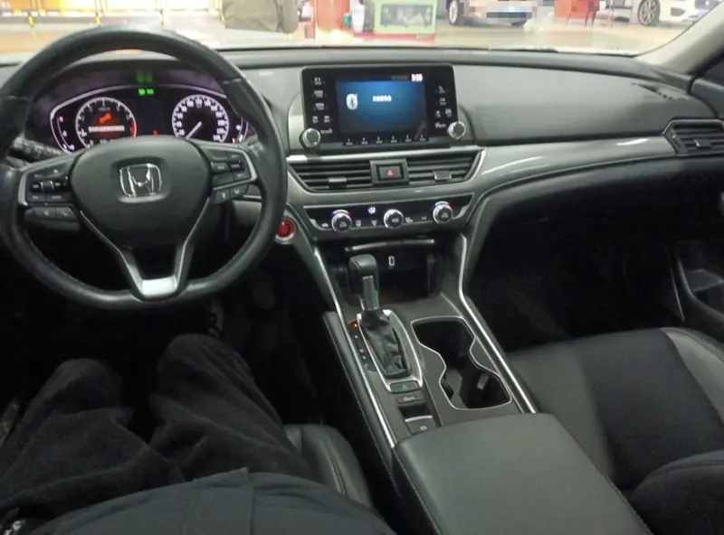 Honda Accord — фото 8