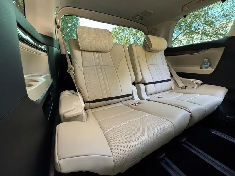 Toyota Alphard — фото 9