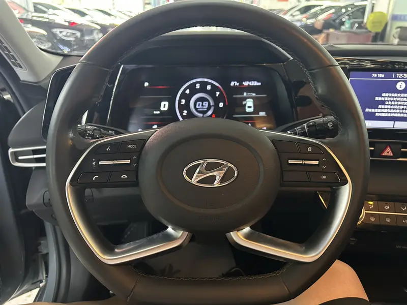 Hyundai Elantra — фото 9
