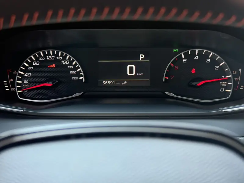 Peugeot 2008 — фото 10