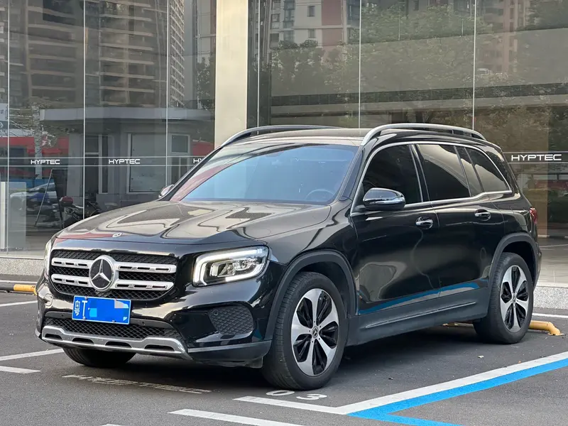 Mercedes-Benz GLB — фото 1