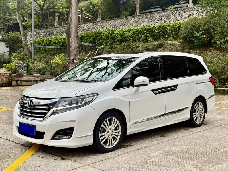 Honda Elysion 2.4 L
