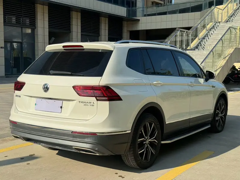 Volkswagen Tiguan L — фото 6