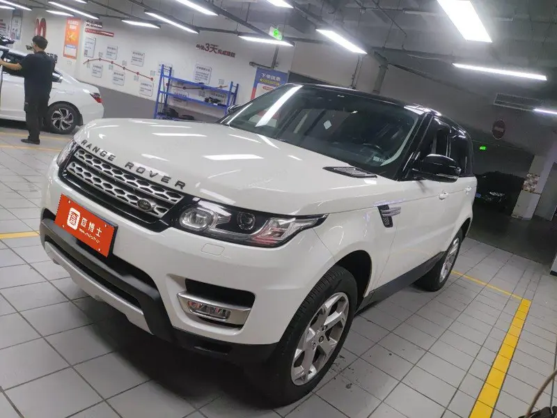 Land Rover Range Rover Sport — фото 1