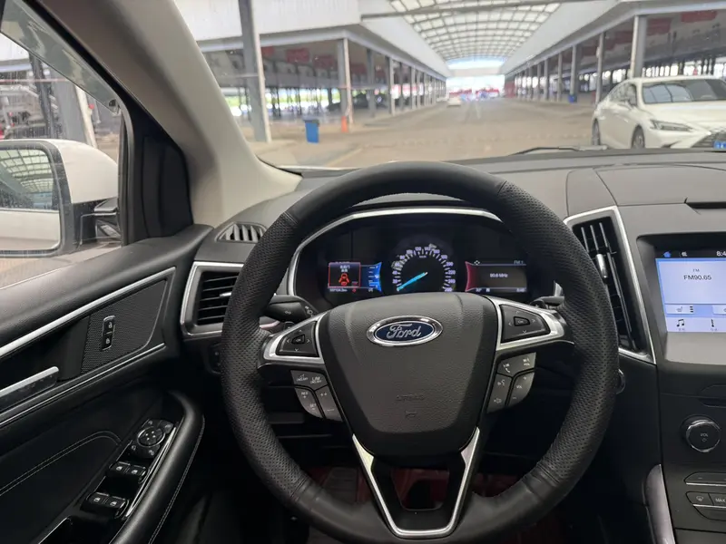 Ford Edge — фото 8
