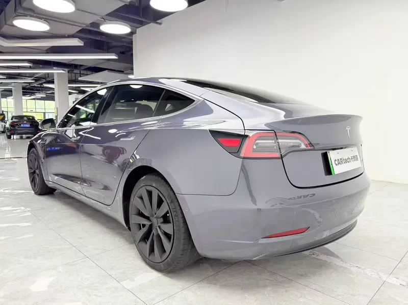 Tesla Model 3 — фото 4