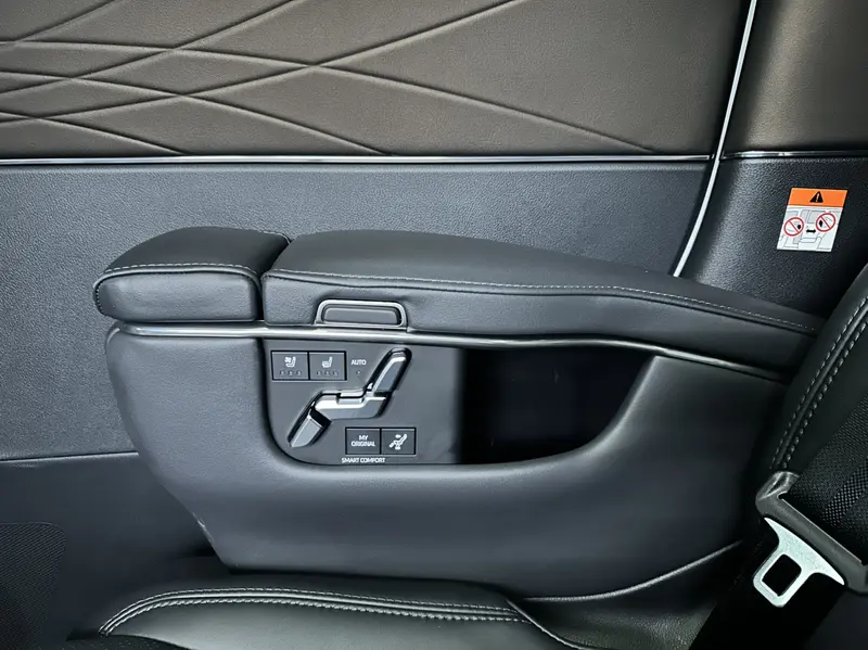 Toyota Alphard — фото 10