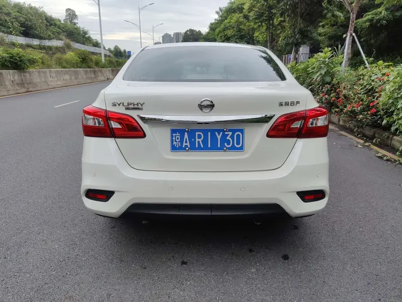 Nissan Sylphy 1.6 XE CVT комфорт — фото 6