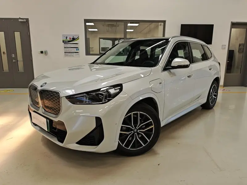 BMW i X 1 e Drive 25 L M Sport Package