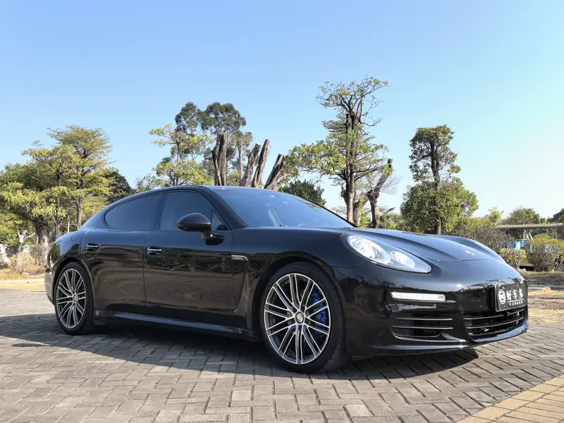 Porsche Panamera 3.0 T — фото 3