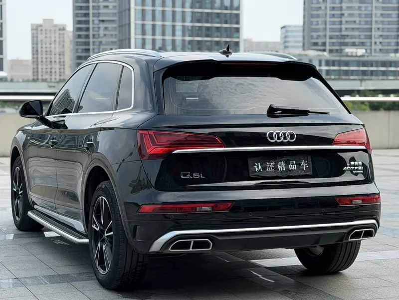 Audi Q5L — фото 5