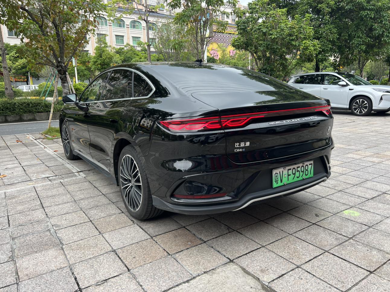 BYD Han DM 2025 Smart Drive DM-i 125KM Flagship