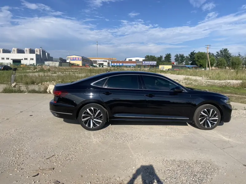 Volkswagen Passat — фото 6