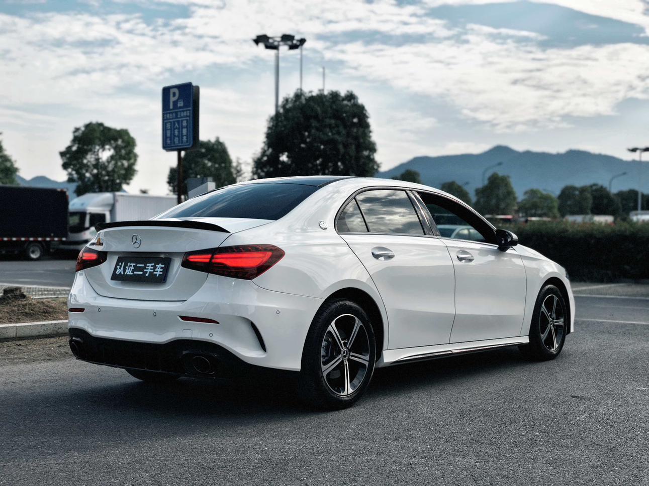 Mercedes-Benz A-Class A 2025 A 200 L Fashion