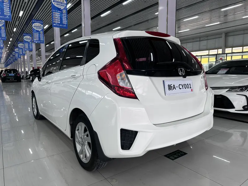 Honda Fit — фото 4