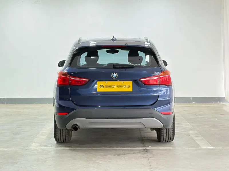 BMW X1 sDrive18Li премиум — фото 6