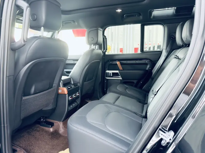 Land Rover Defender — фото 13