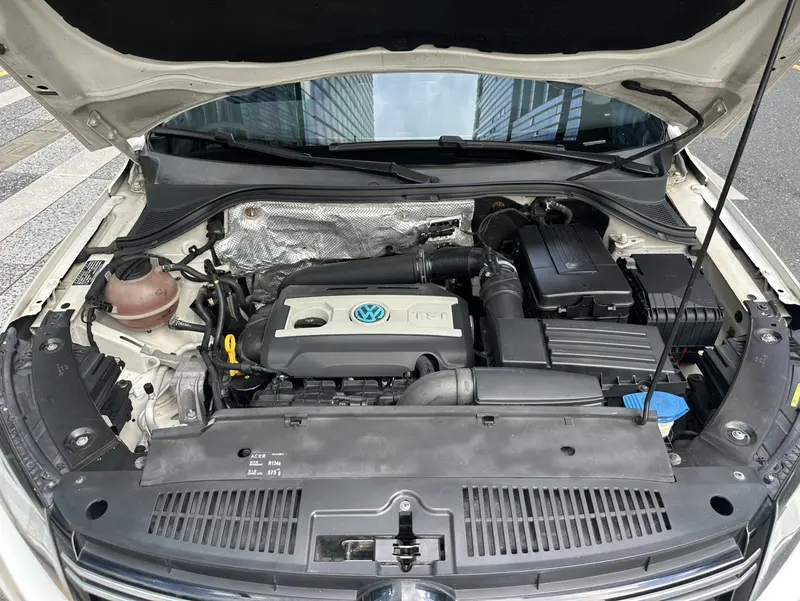 Volkswagen Tiguan — фото 7