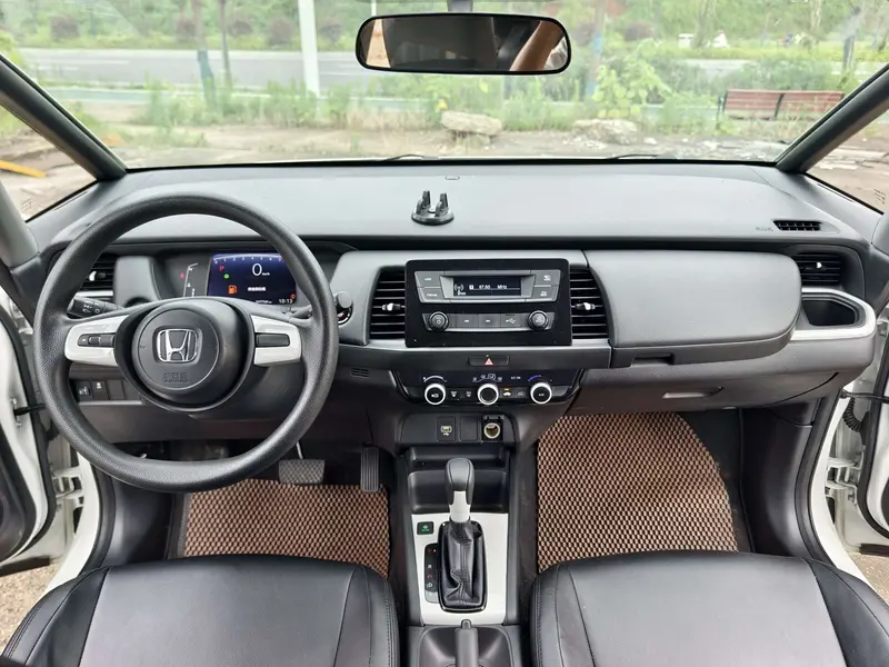 Honda Fit — фото 7