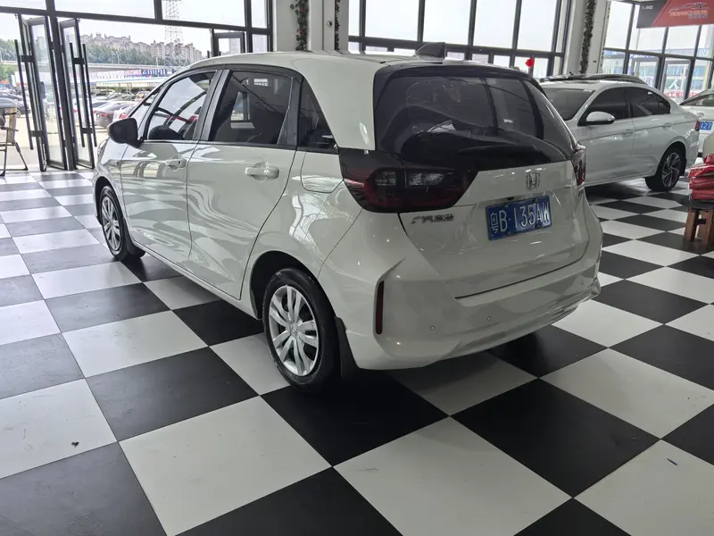 Honda Fit — фото 4