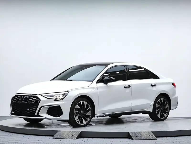 Audi A3 — фото 1