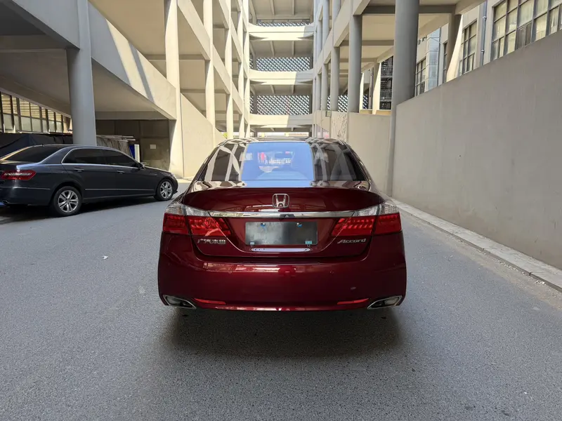 Honda Accord — фото 5