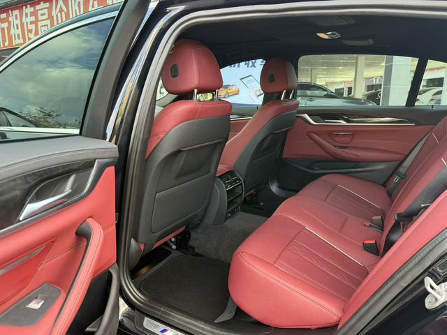 BMW 5 series 2024 Черный из Китая, фото 3