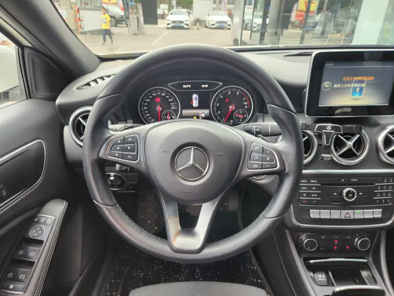Mercedes-Benz A-Class A 200 — фото 9