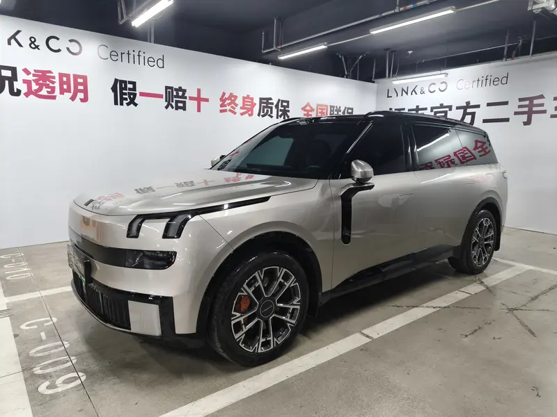 Lynk & Co 900 2.0 T Ultra