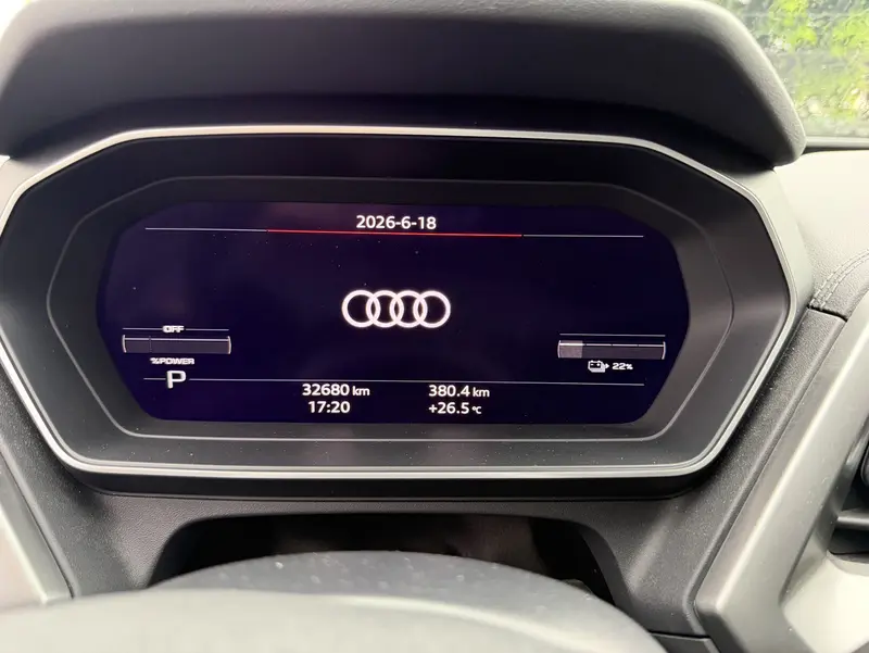 Audi Q4 e-tron — фото 10