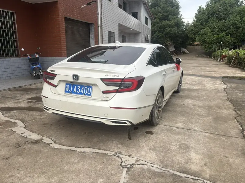 Honda Accord 2.0L — фото 6