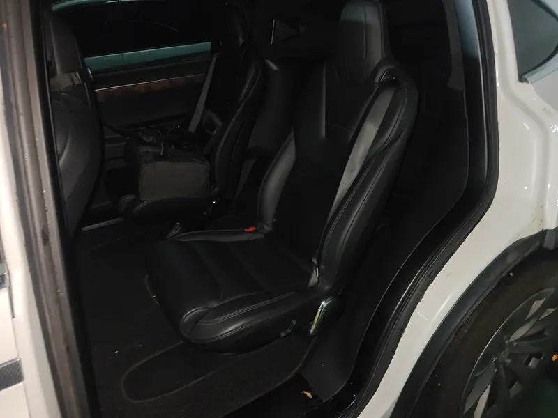 Tesla Model X — фото 9