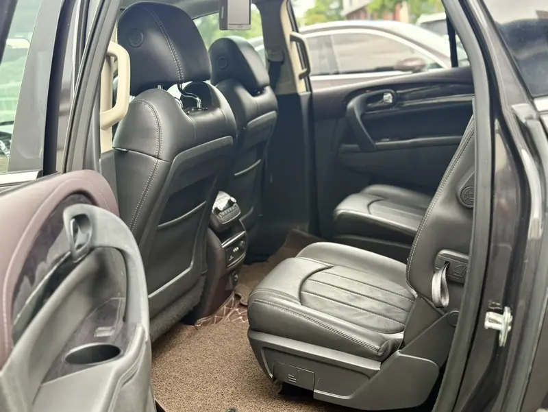 Buick Enclave — фото 11