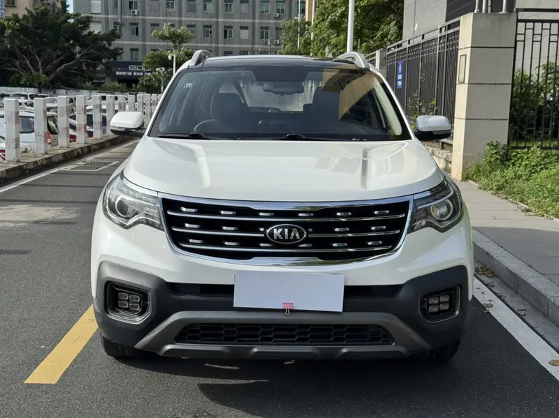 Kia Sportage 2.0 L ATLuxury — фото 2