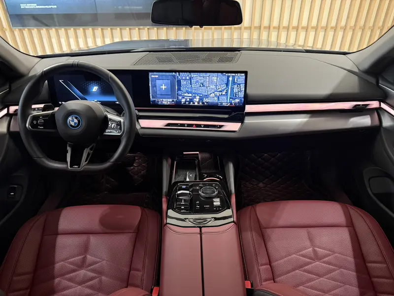 BMW i5 — фото 6