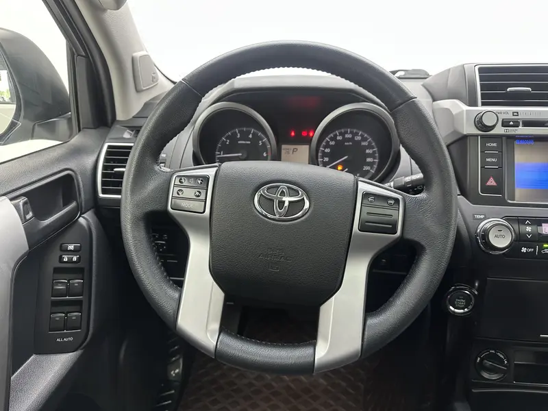 Toyota Prado — фото 16