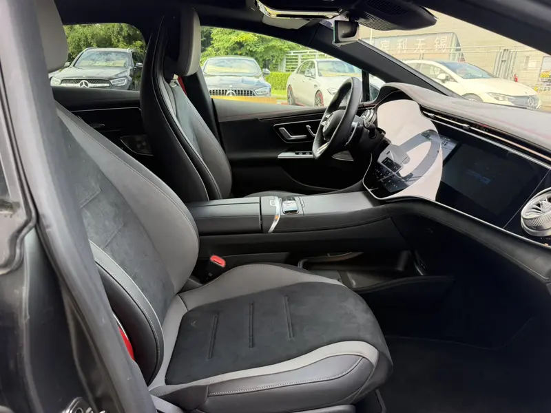 Mercedes-Benz EQE AMG 53 4 MAT IC+ — фото 14