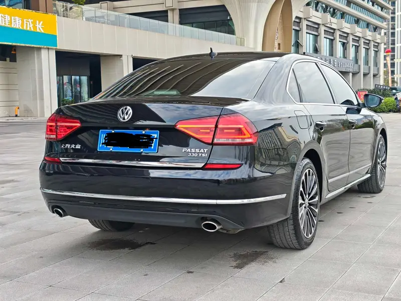 Volkswagen Passat — фото 4